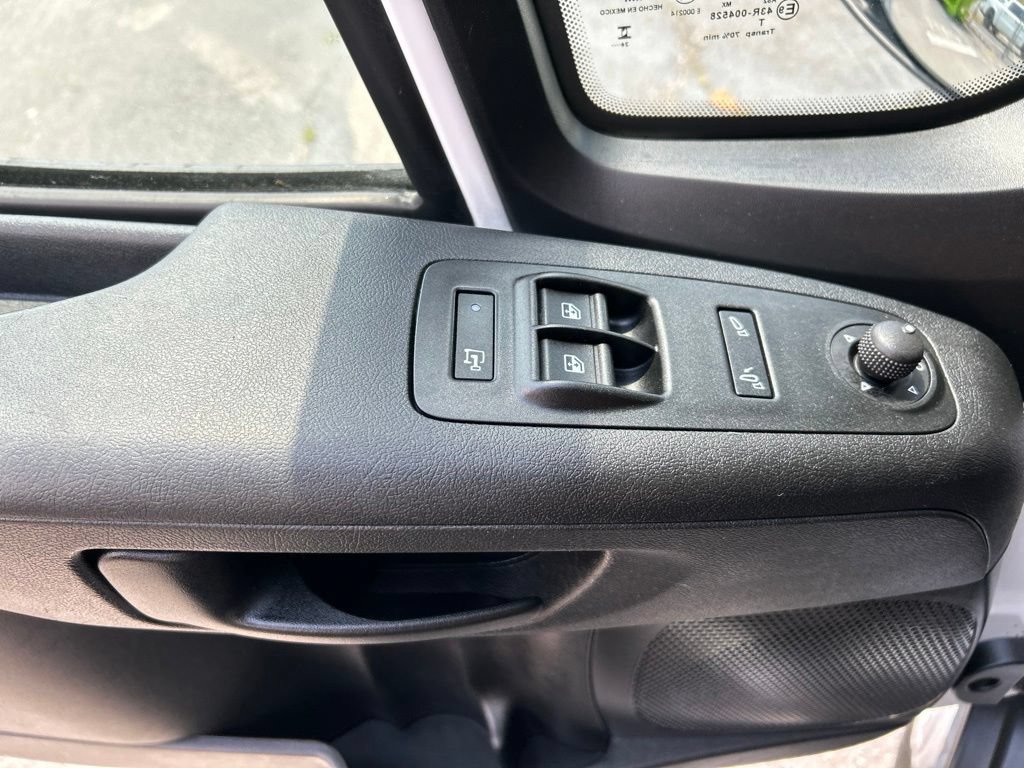 Used 2025 RAM ProMaster 2500 w/ Convenience Group FWD image 13