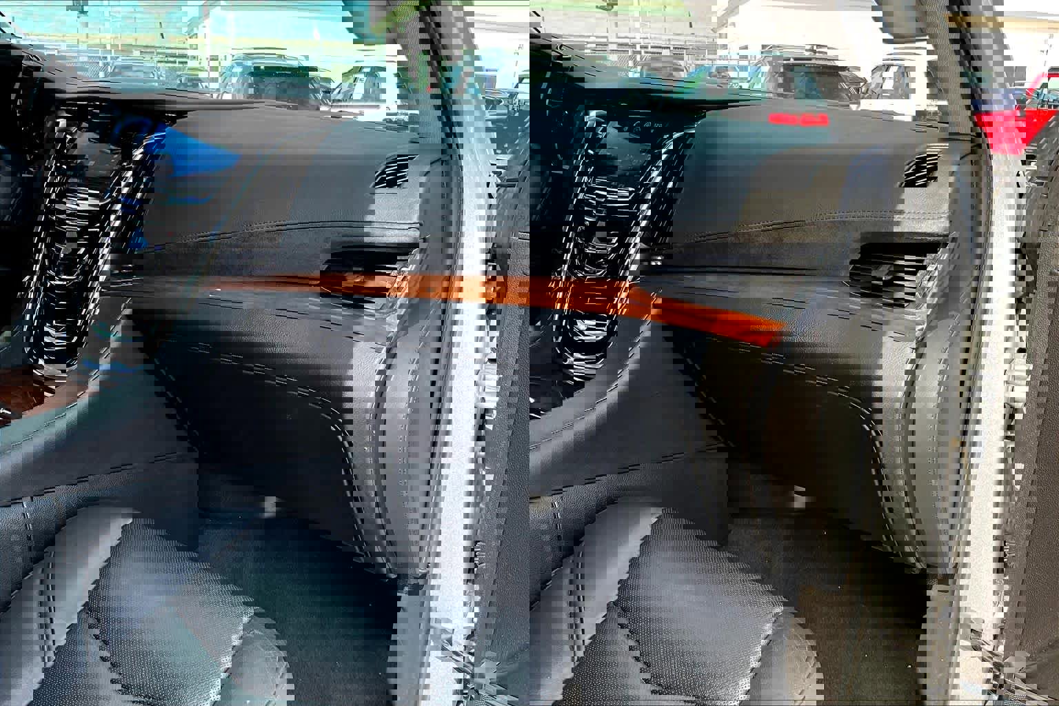 Used 2017 Cadillac Escalade Premium Luxury image 15