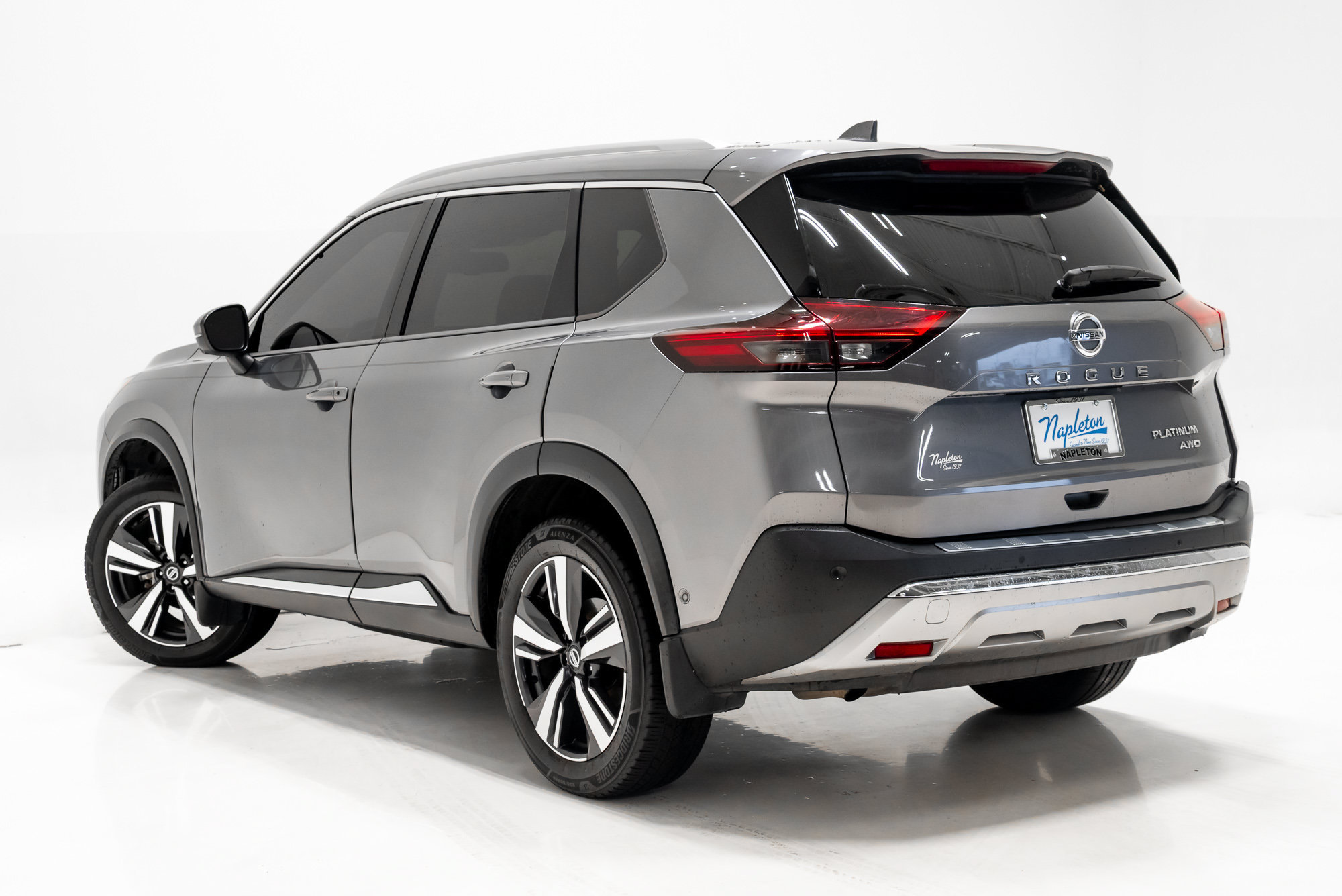 Used 2021 Nissan Rogue Platinum AWD/4WD image 3