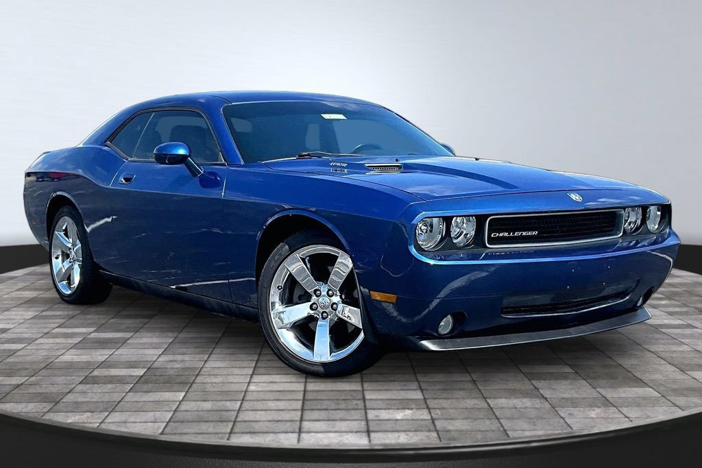Used 2010 Dodge Challenger R/T RWD image 12