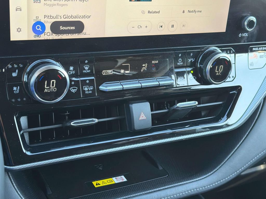 Used 2023 Toyota Highlander Platinum image 17