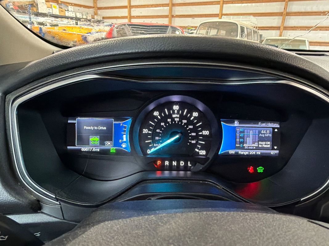 Used 2019 Ford Fusion SE FWD image 14