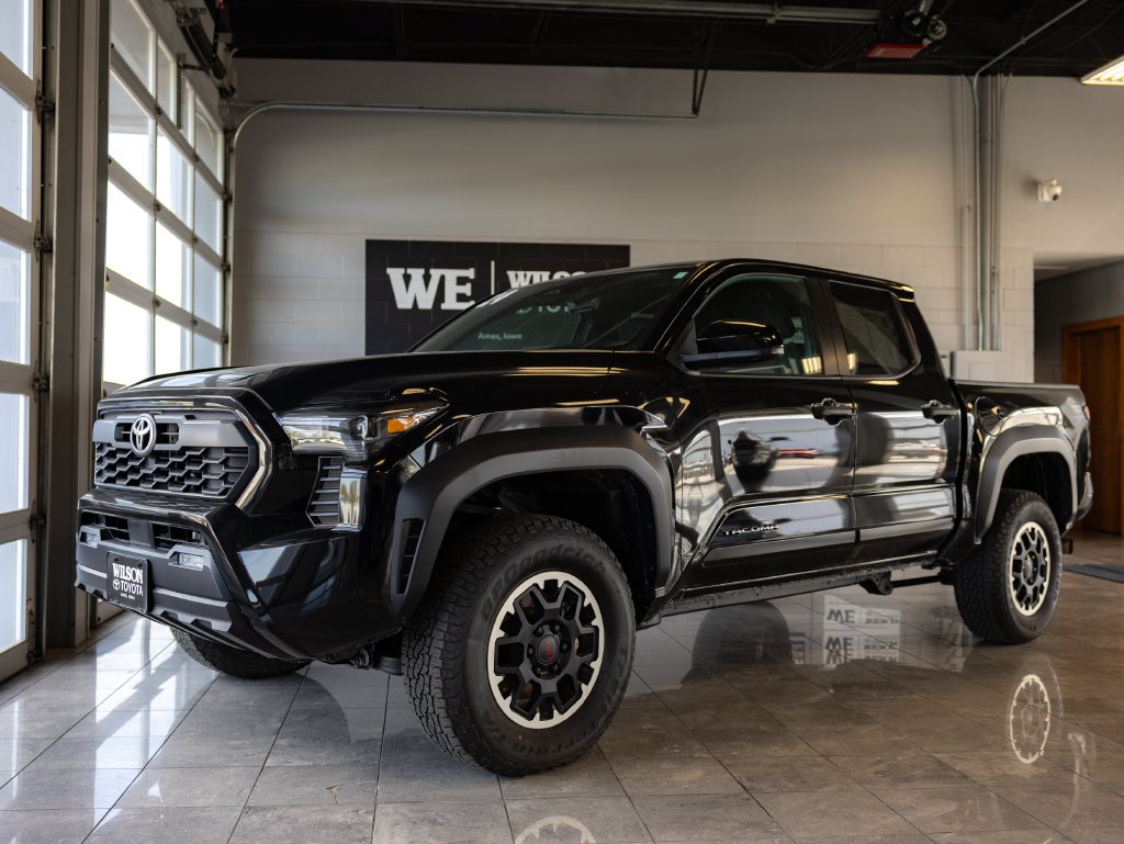 Used 2024 Toyota Tacoma TRD Off-Road AWD/4WD image 2