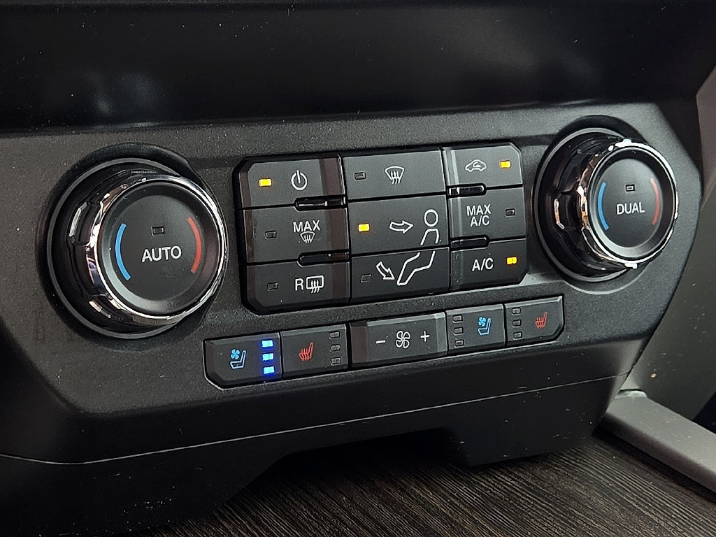 Used 2020 Ford F350 Lariat w/ Chrome Package AWD/4WD image 15
