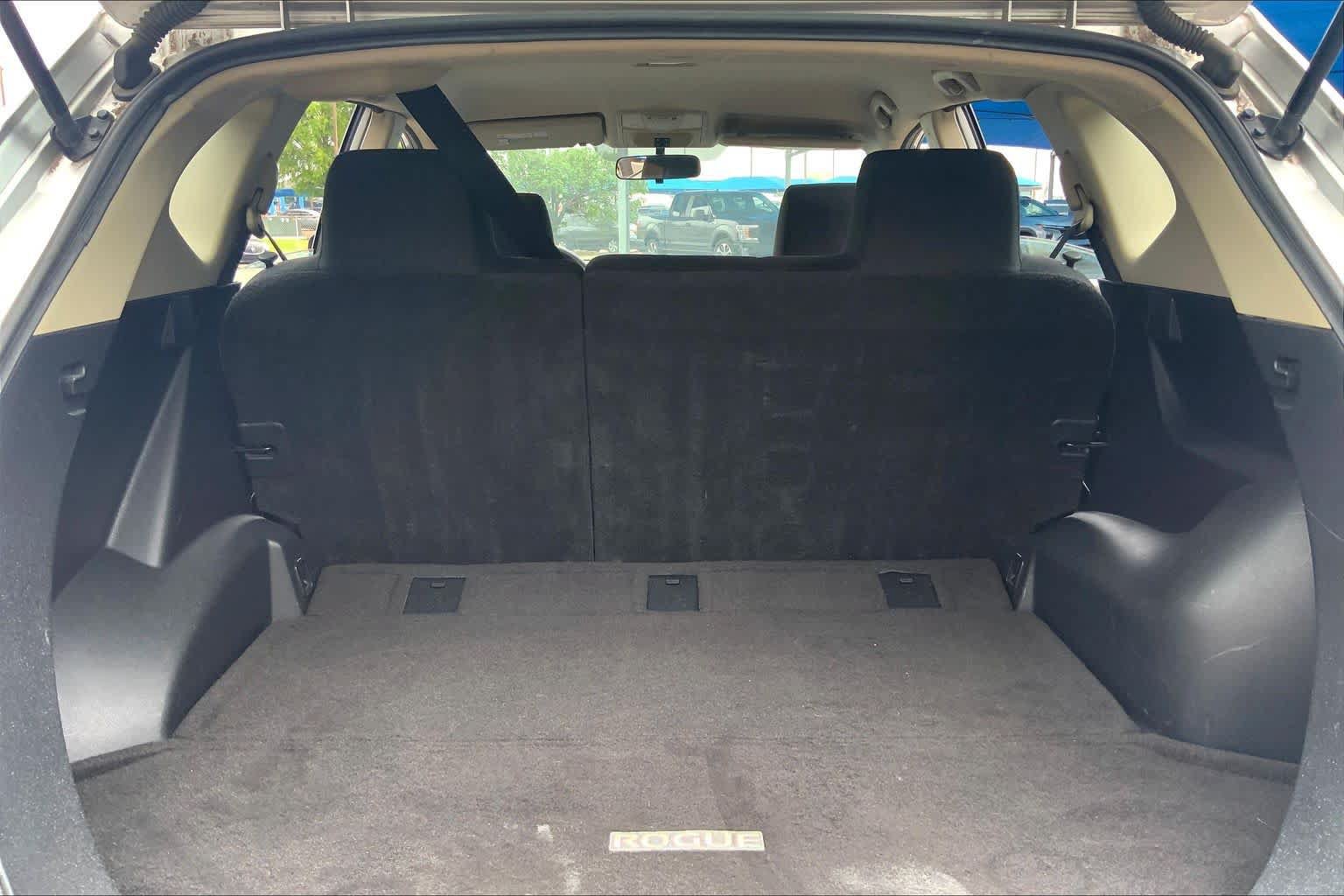 Used 2013 Nissan Rogue S FWD image 32