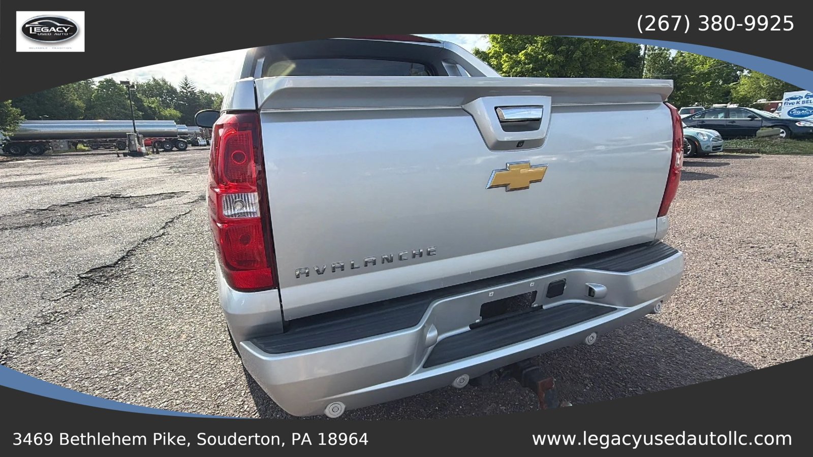 Used 2012 Chevrolet Avalanche LTZ AWD/4WD image 10