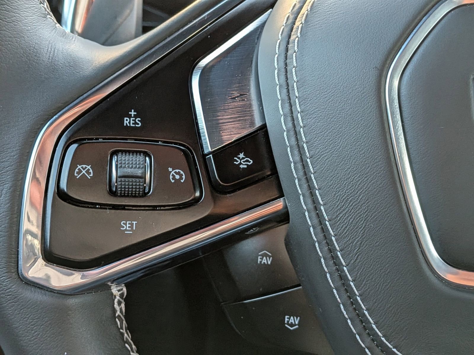 Used 2025 Chevrolet Corvette Stingray Coupe w/ 1LT image 25