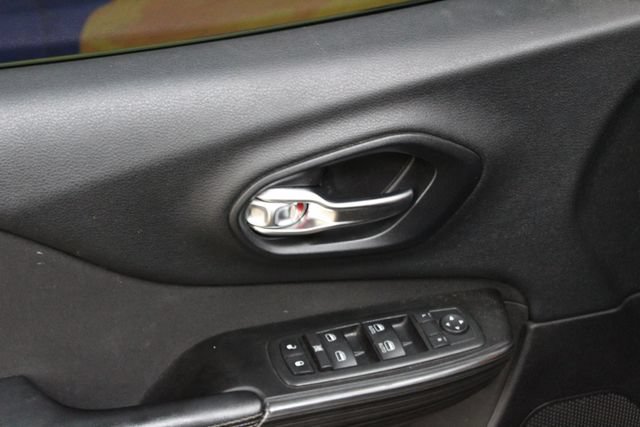 Used 2014 Jeep Cherokee Latitude FWD image 13