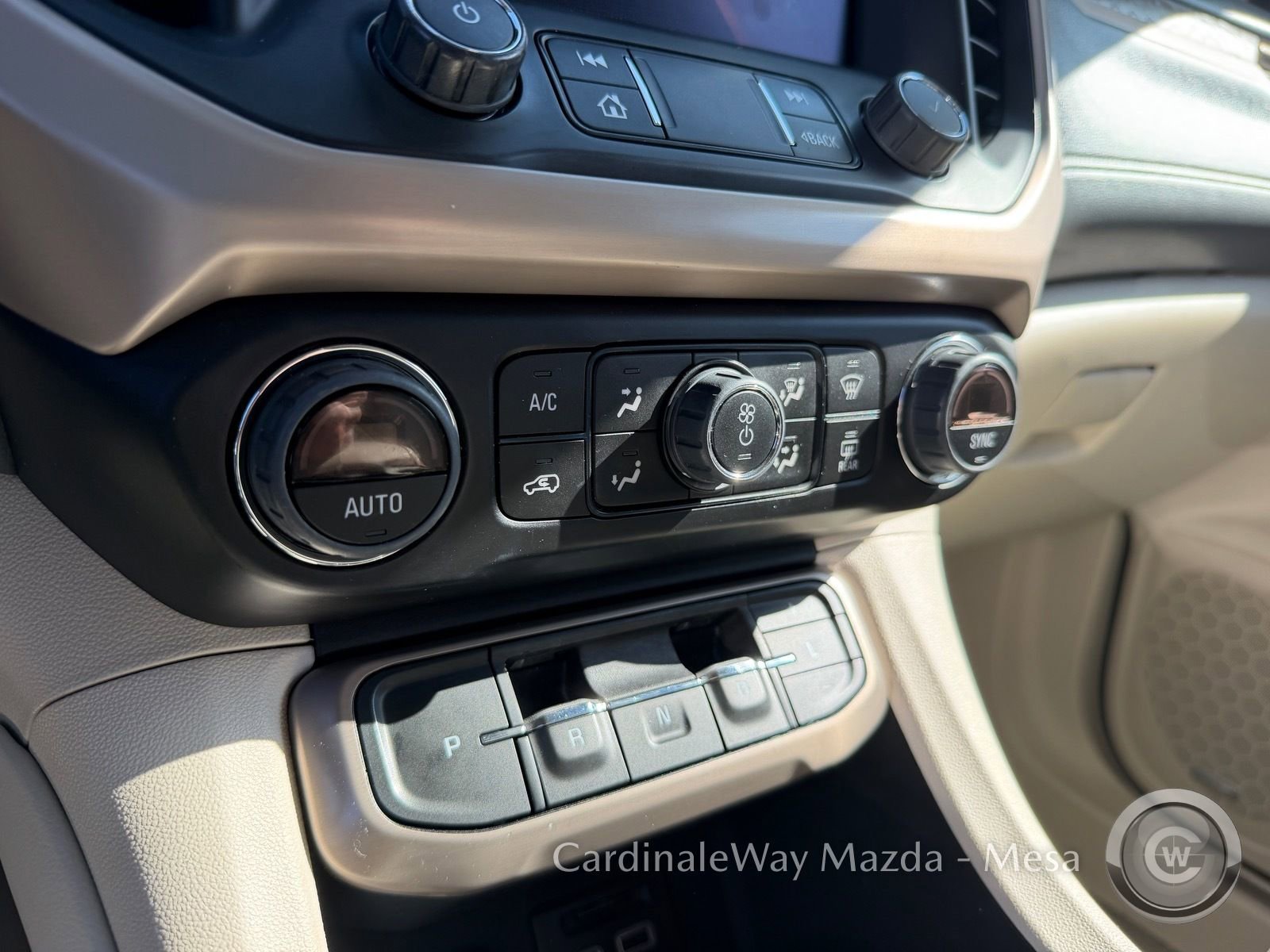 Used 2023 GMC Acadia Denali image 13