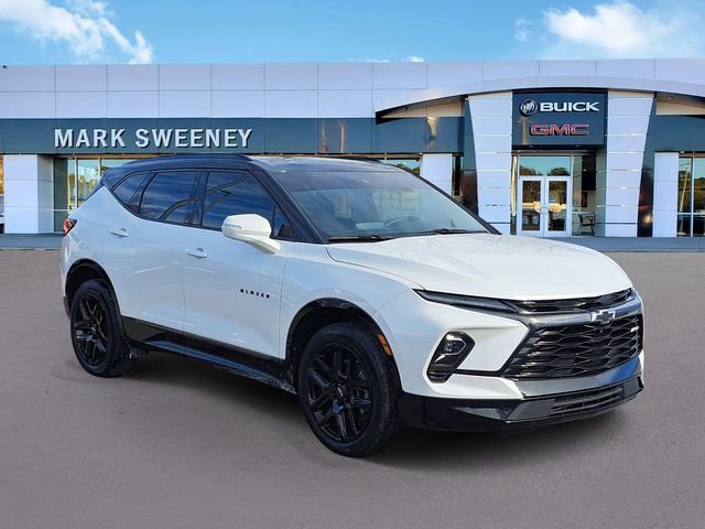 Used 2024 Chevrolet Blazer RS w/ Driver Confidence II Package image 3