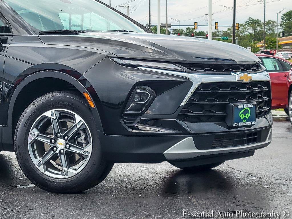 Certified 2025 Chevrolet Blazer LT AWD/4WD image 3