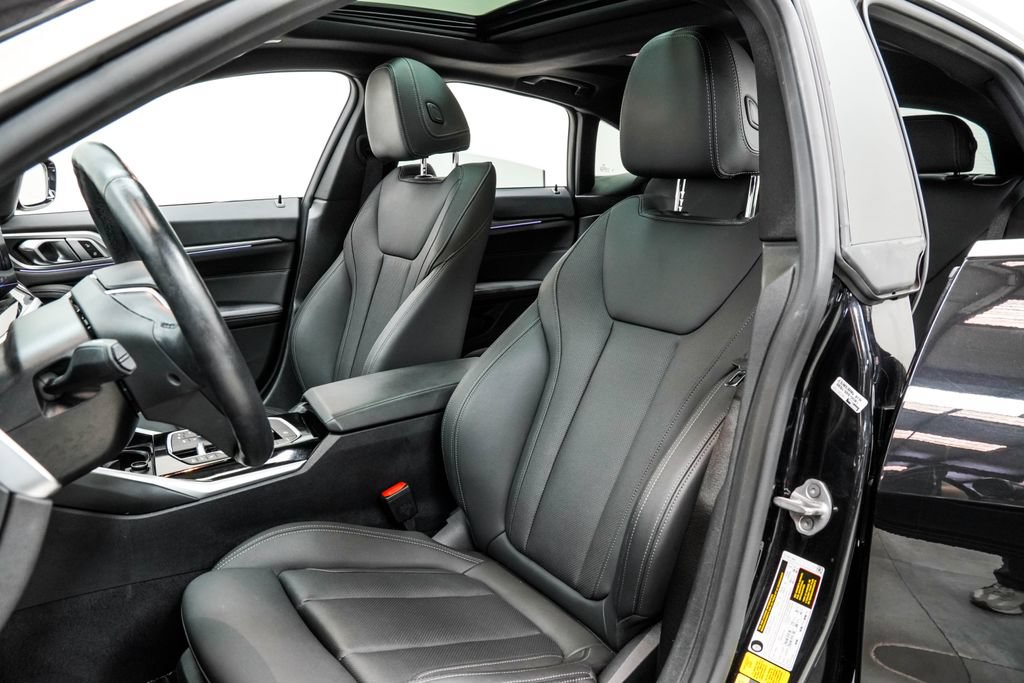 Used 2023 BMW i4 eDrive40 RWD image 16