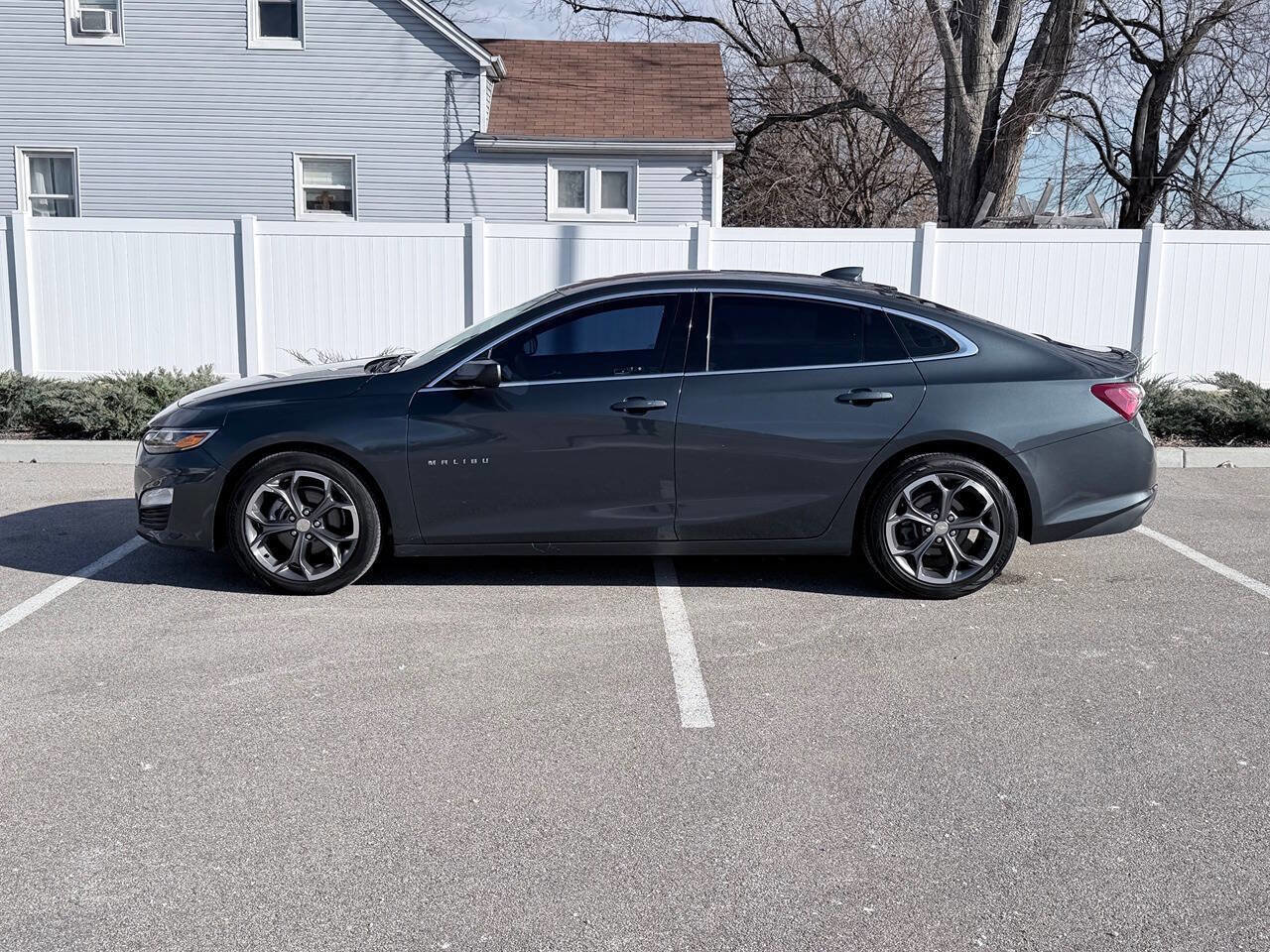 Used 2021 Chevrolet Malibu LT image 3