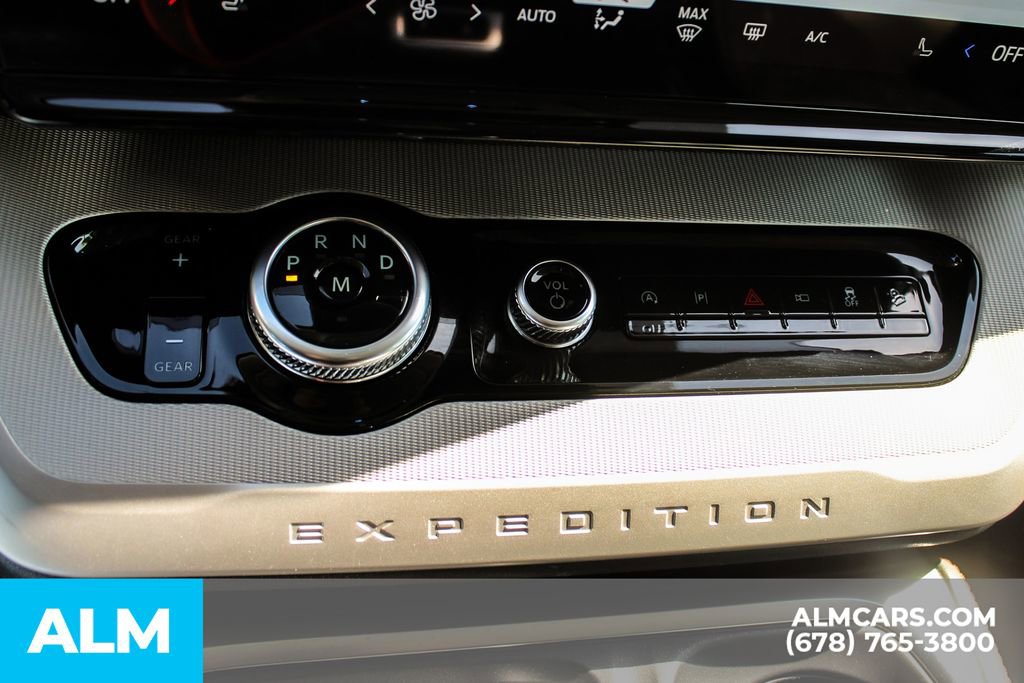 Used 2025 Ford Expedition Max Active AWD/4WD image 38