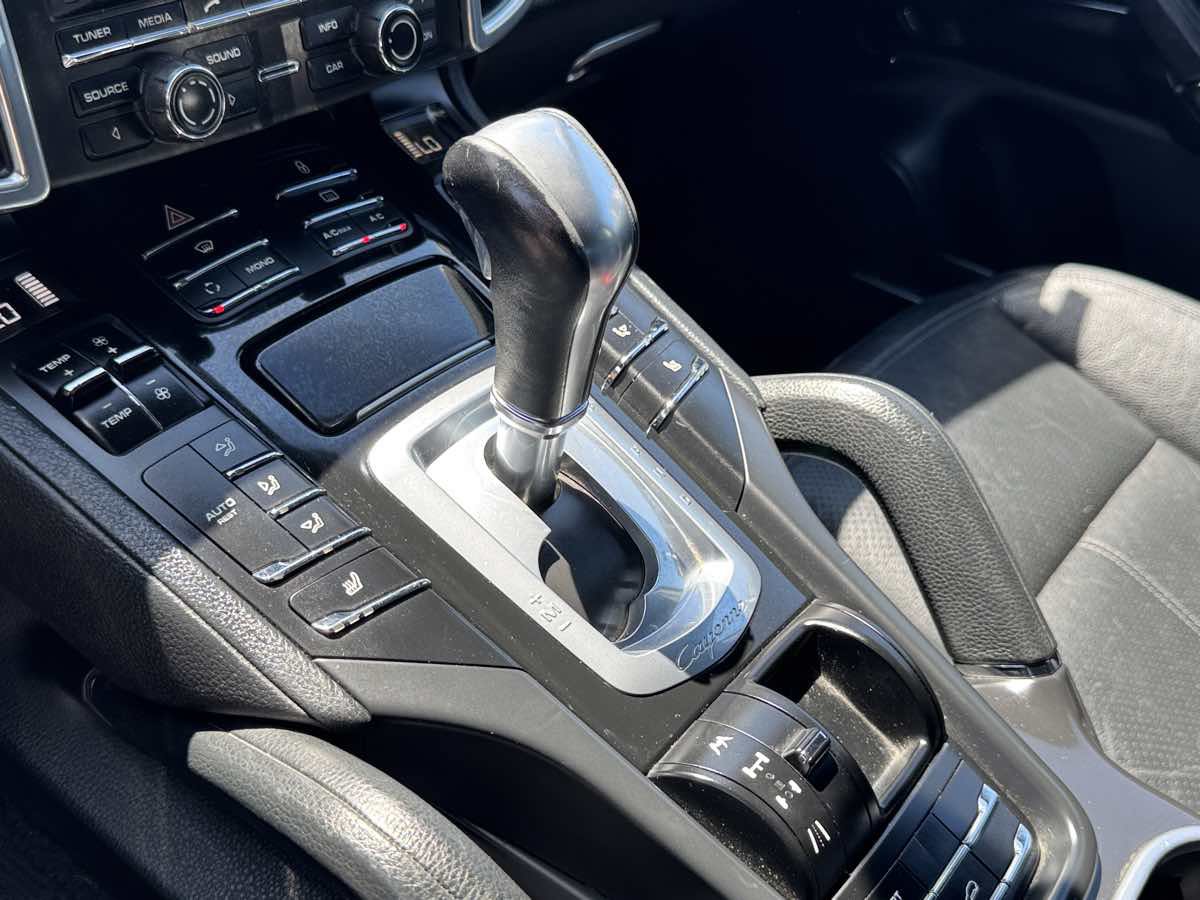 Used 2013 Porsche Cayenne Diesel AWD/4WD image 29