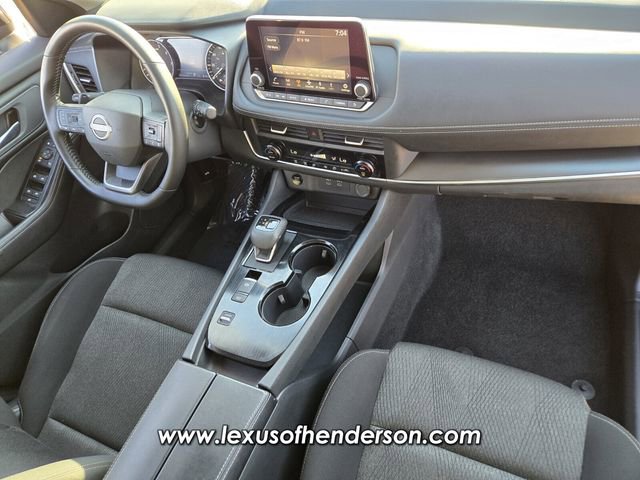 Used 2025 Nissan Rogue SV FWD image 17