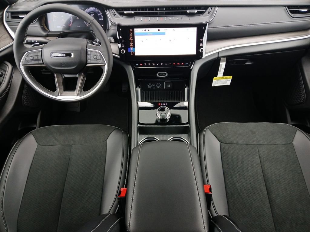 New 2026 Jeep Grand Cherokee Altitude RWD image 20