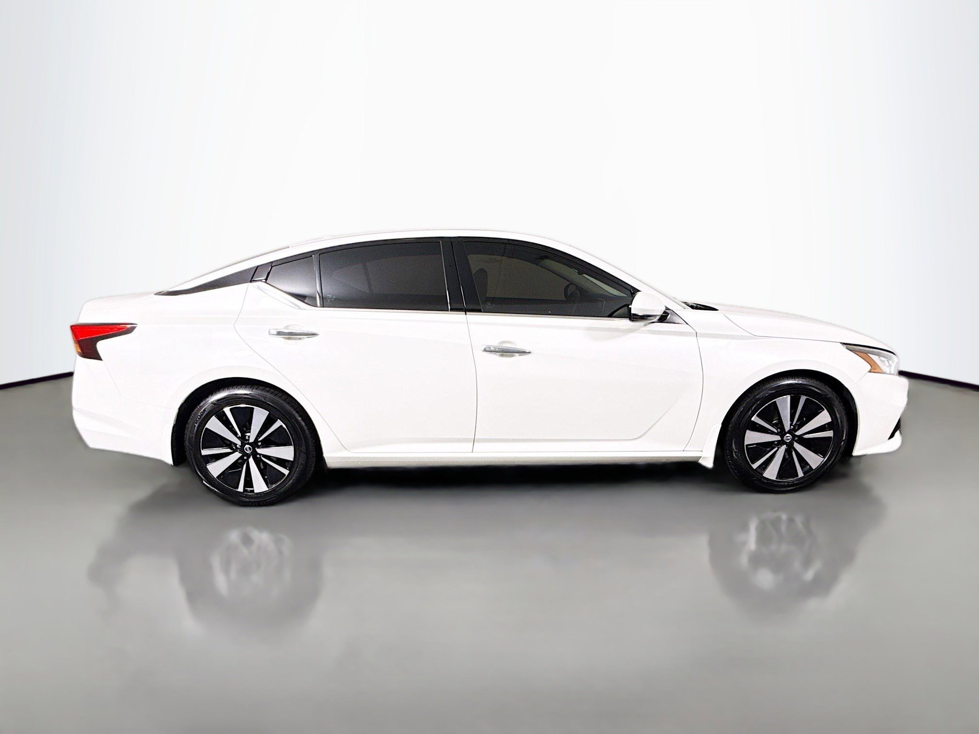 Used 2019 Nissan Altima 2.5 SL FWD image 11