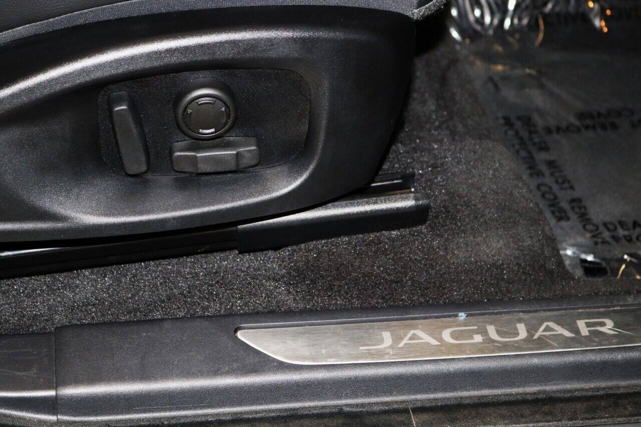 Used 2020 Jaguar E-PACE SE AWD/4WD image 59