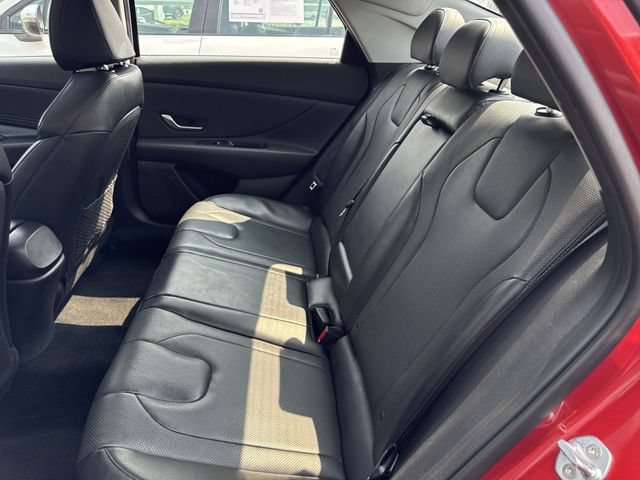 Used 2021 Hyundai Elantra Limited FWD image 13