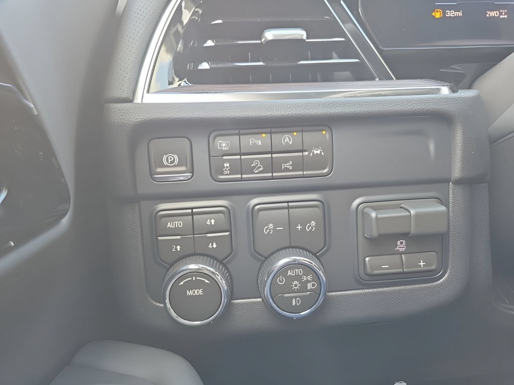 New 2026 Chevrolet Tahoe Premier w/ Sun And Tow Package AWD/4WD image 18