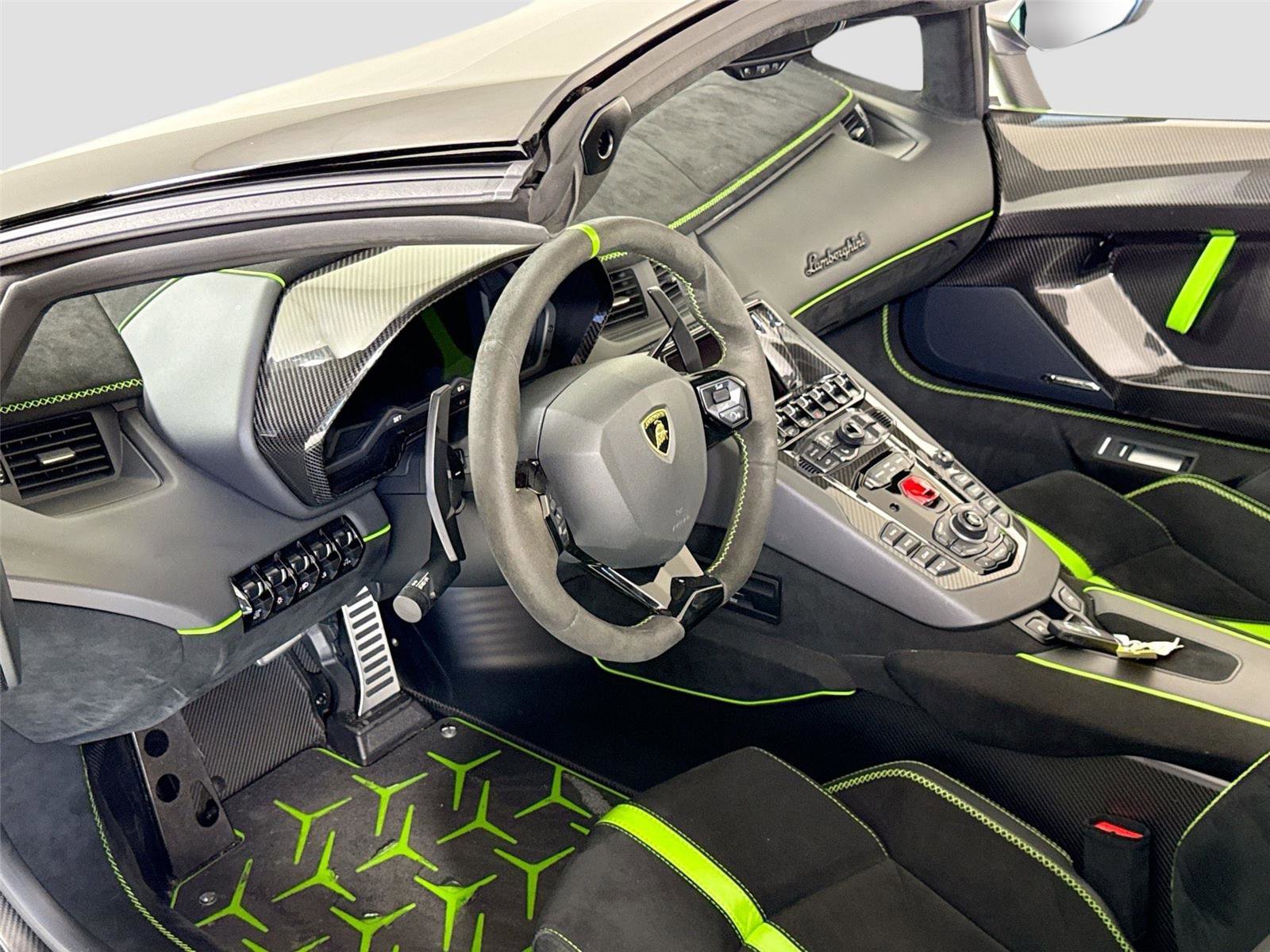 Used 2021 Lamborghini Aventador SVJ AWD/4WD image 13