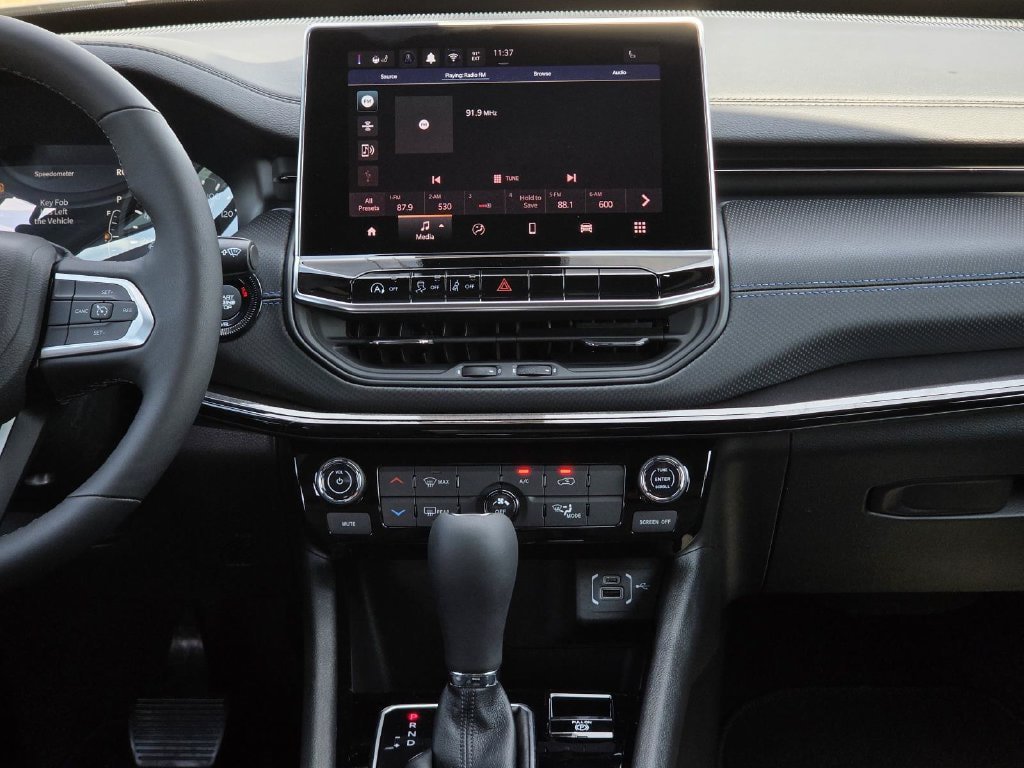 New 2026 Jeep Compass Latitude AWD/4WD image 12