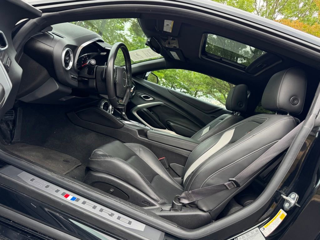 Used 2016 Chevrolet Camaro SS RWD image 15