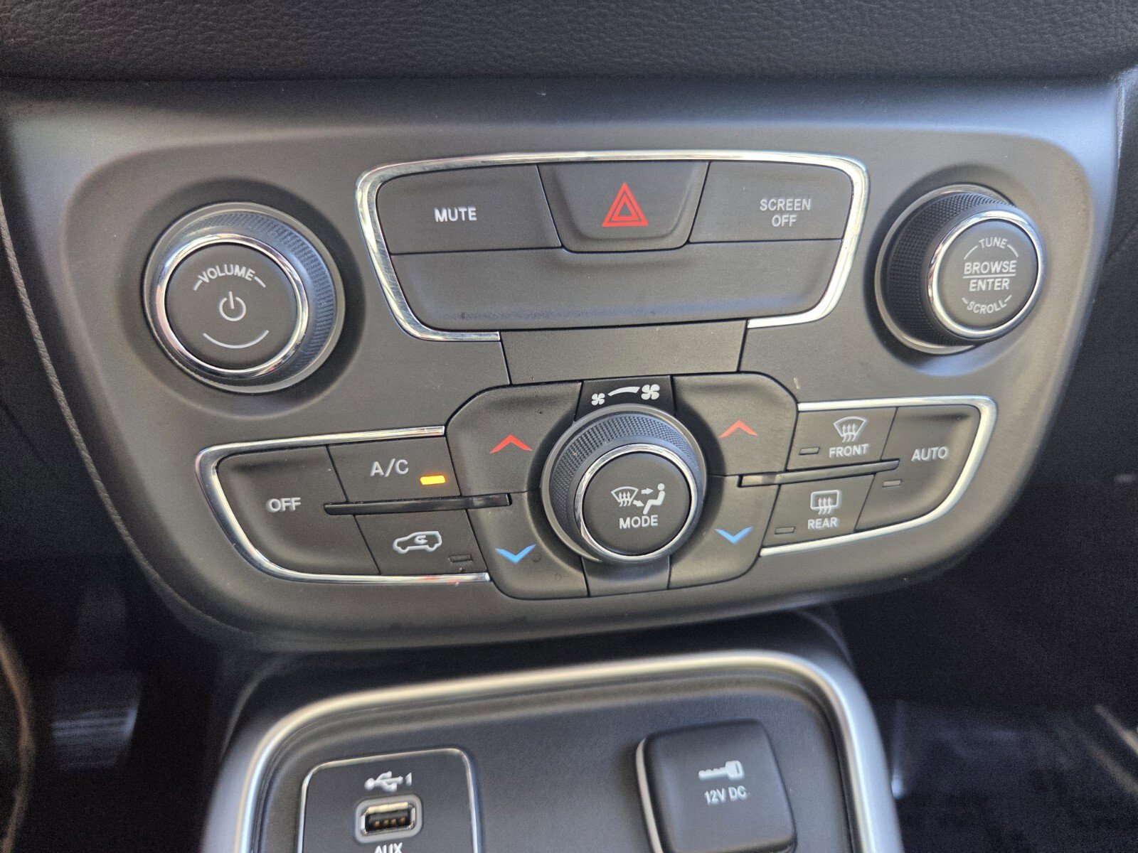 Used 2021 Jeep Compass Latitude image 24