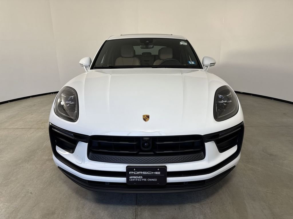 Certified 2025 Porsche Macan image 10