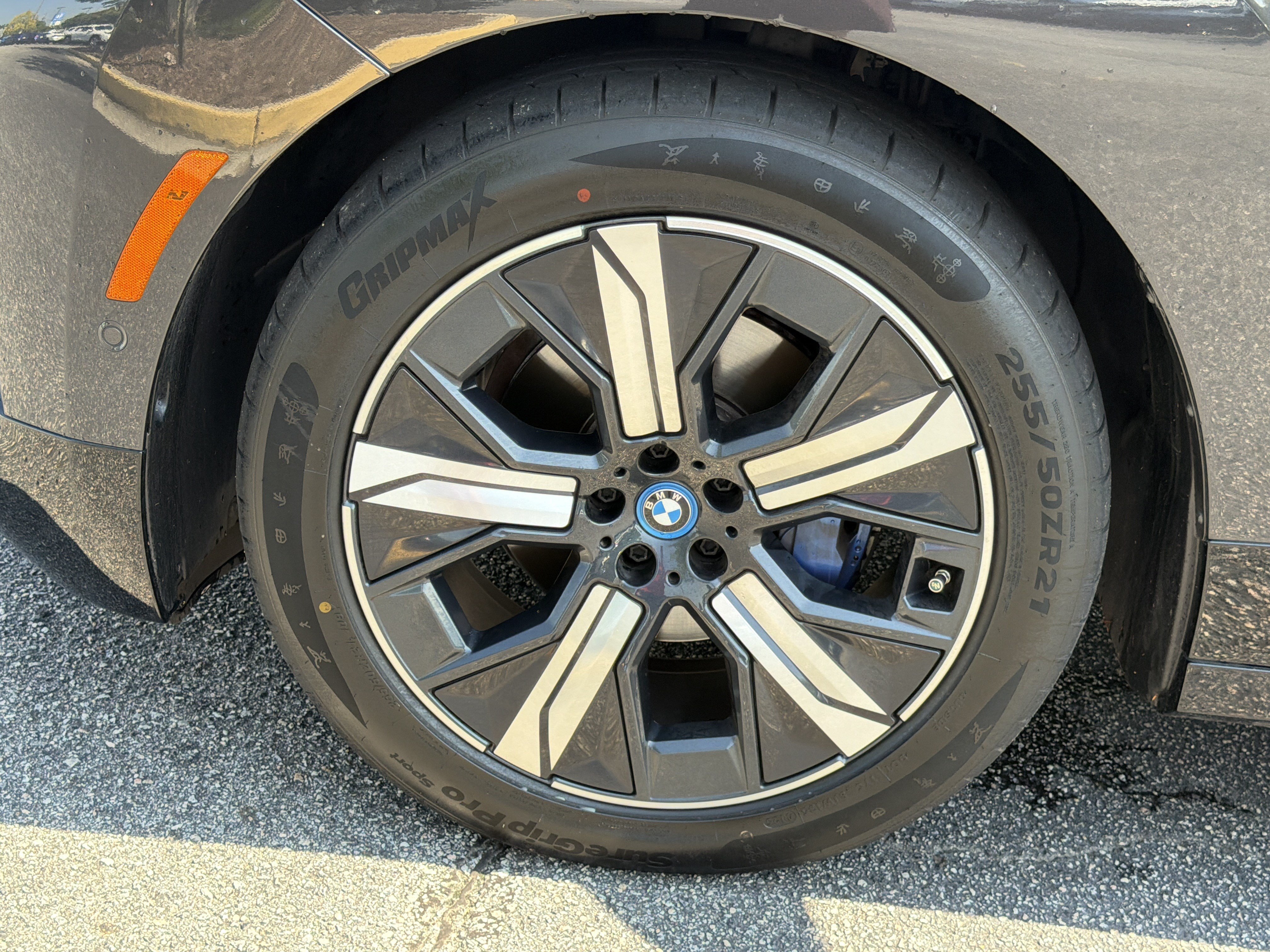 Used 2023 BMW iX xDrive50 w/ Premium Package AWD/4WD image 30