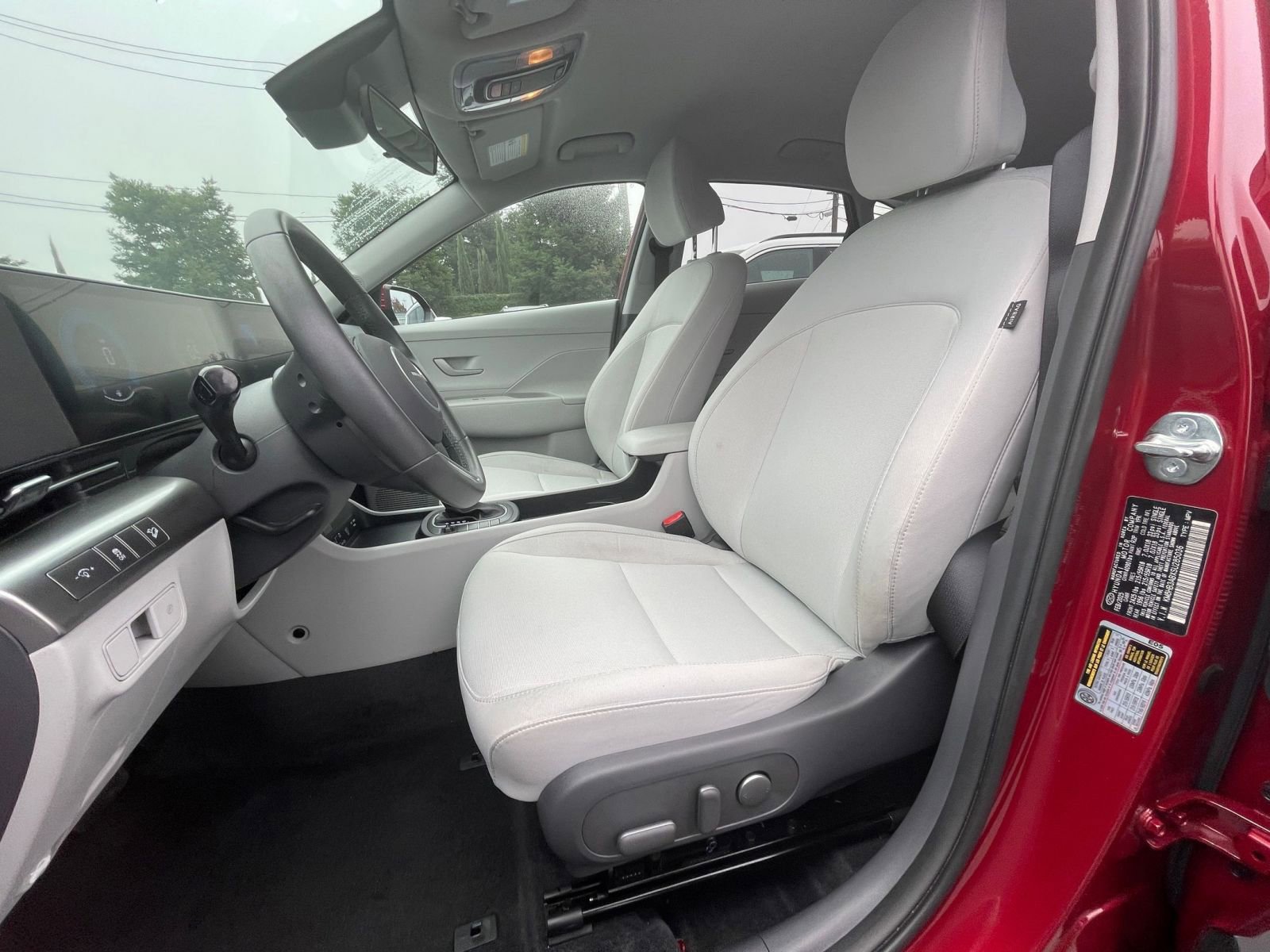 Used 2025 Hyundai Kona SEL image 30