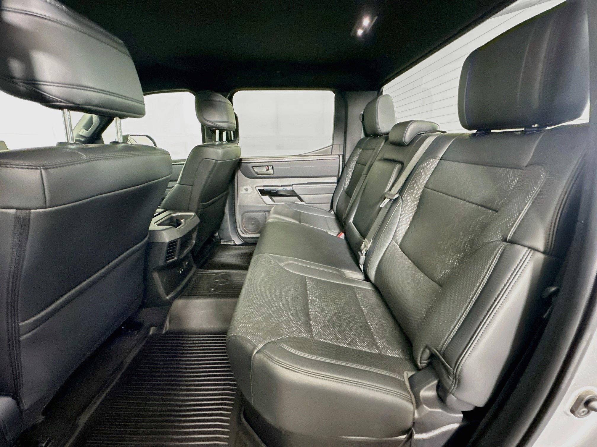 Used 2025 Toyota Tundra Limited AWD/4WD image 27