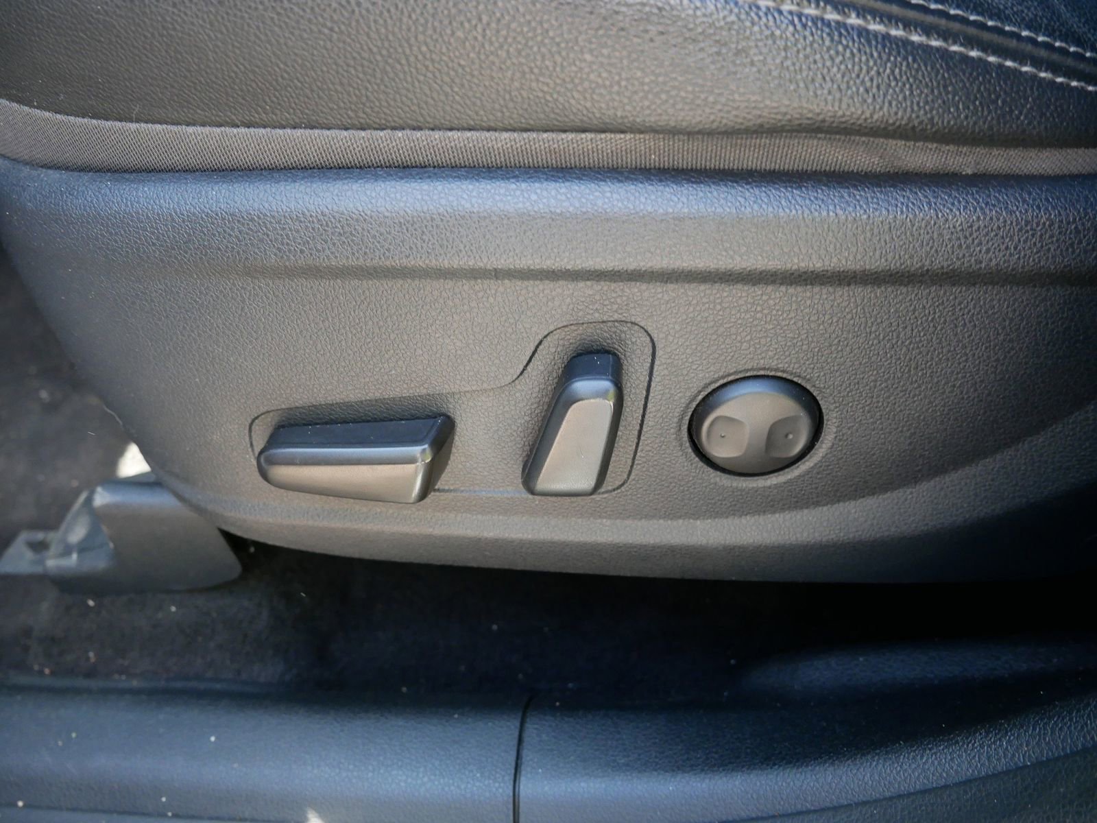 Used 2019 Hyundai Santa Fe Limited AWD/4WD image 15