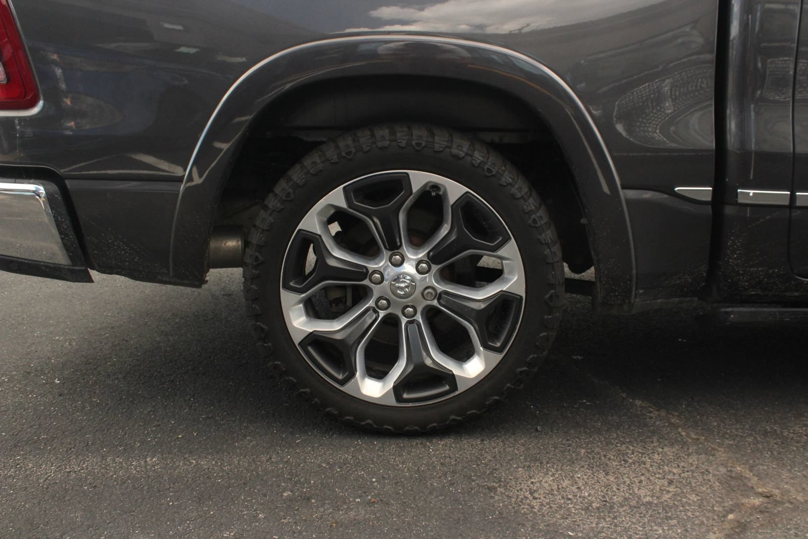 Used 2019 RAM 1500 Limited AWD/4WD image 8