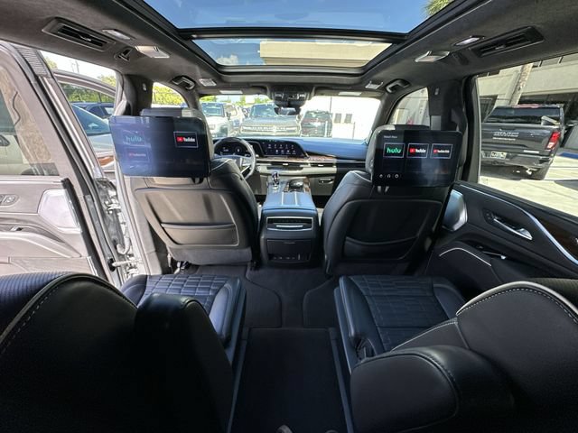 Certified 2023 Cadillac Escalade Sport Platinum w/ LPO, ONYX Package AWD/4WD image 32