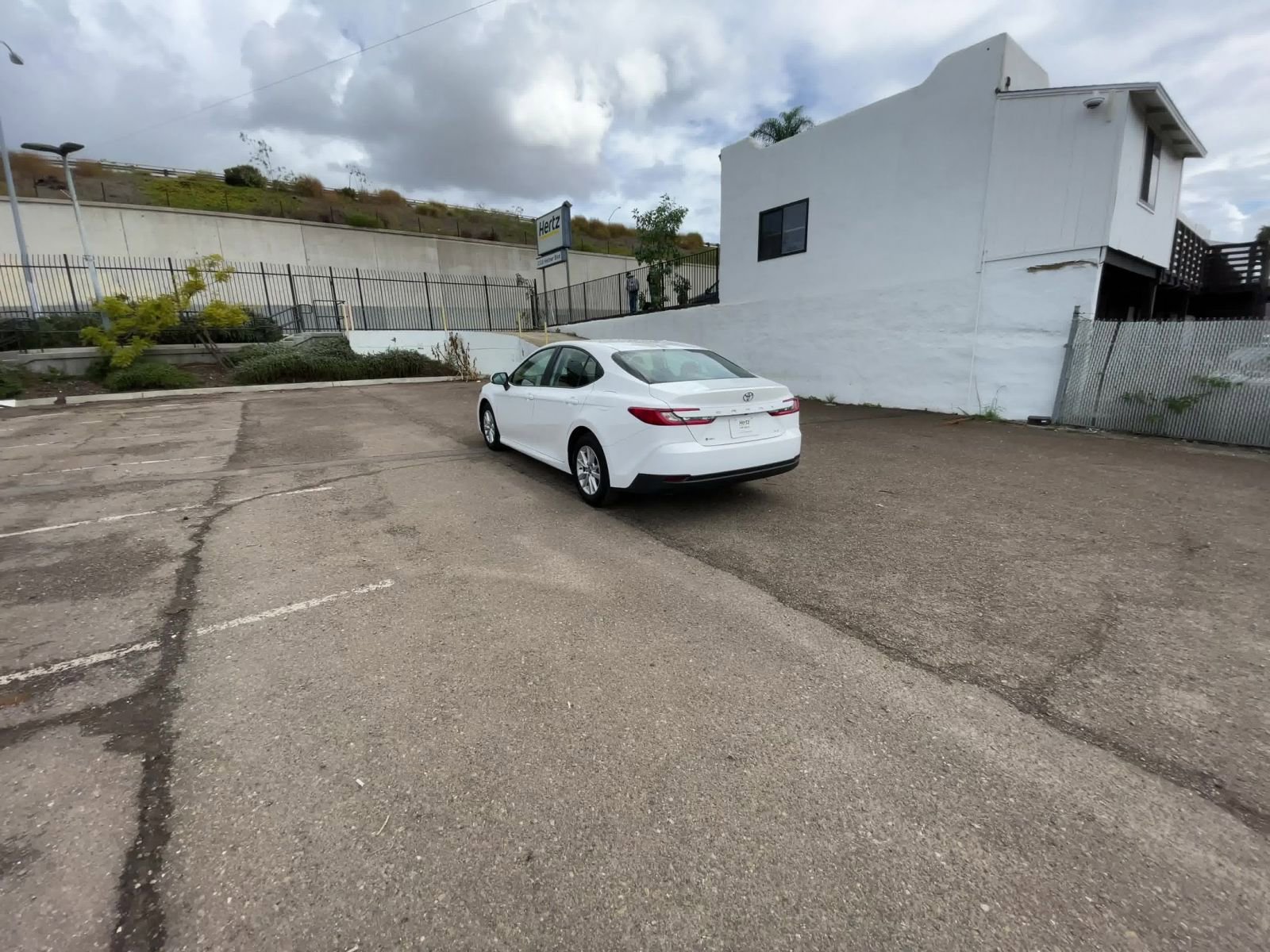 Used 2025 Toyota Camry LE image 16