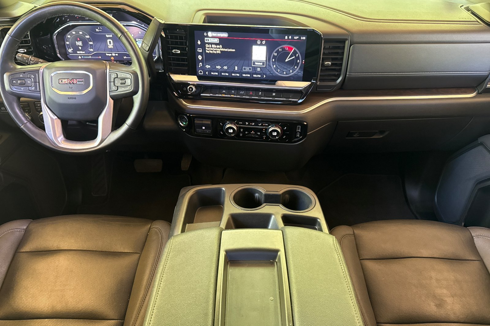 Used 2025 GMC Sierra 1500 SLT AWD/4WD image 17