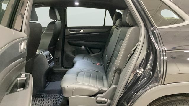 New 2026 Volkswagen Atlas Cross Sport SEL R-Line AWD/4WD image 13