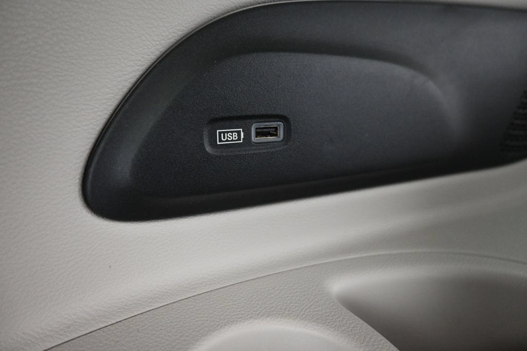 Used 2020 Chrysler Pacifica Limited FWD image 30