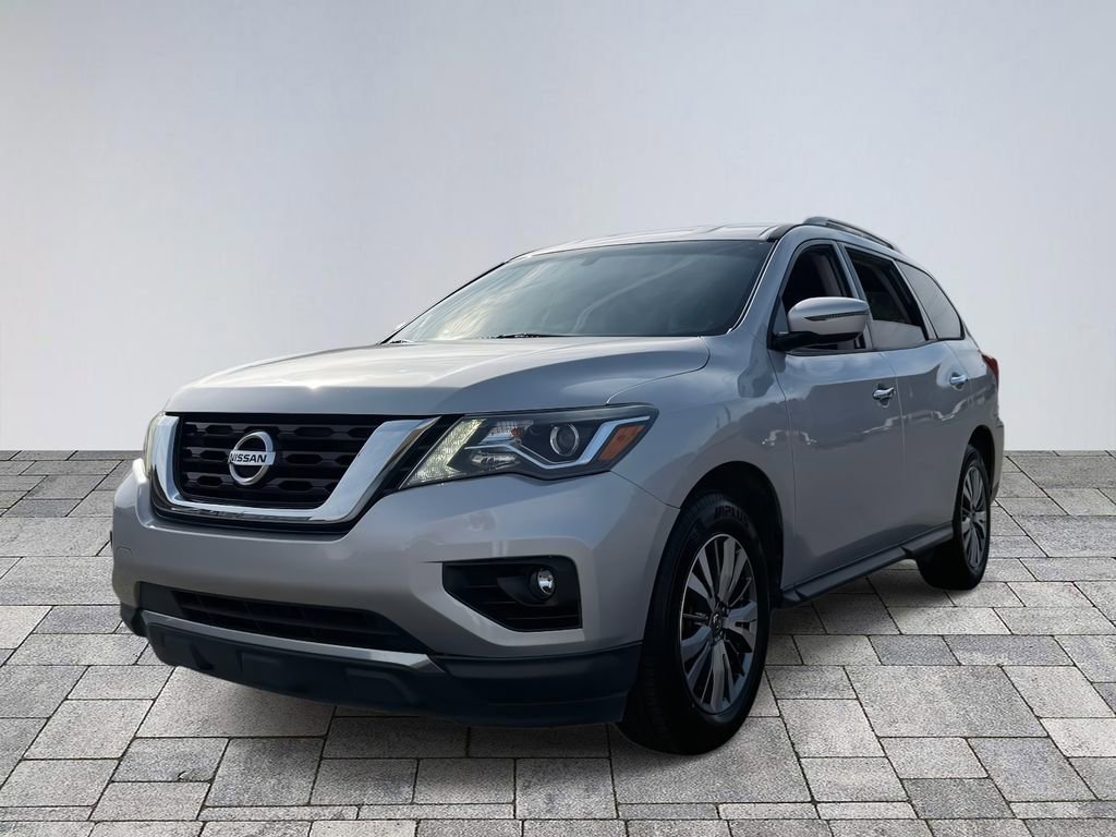 Used 2019 Nissan Pathfinder SV image 3