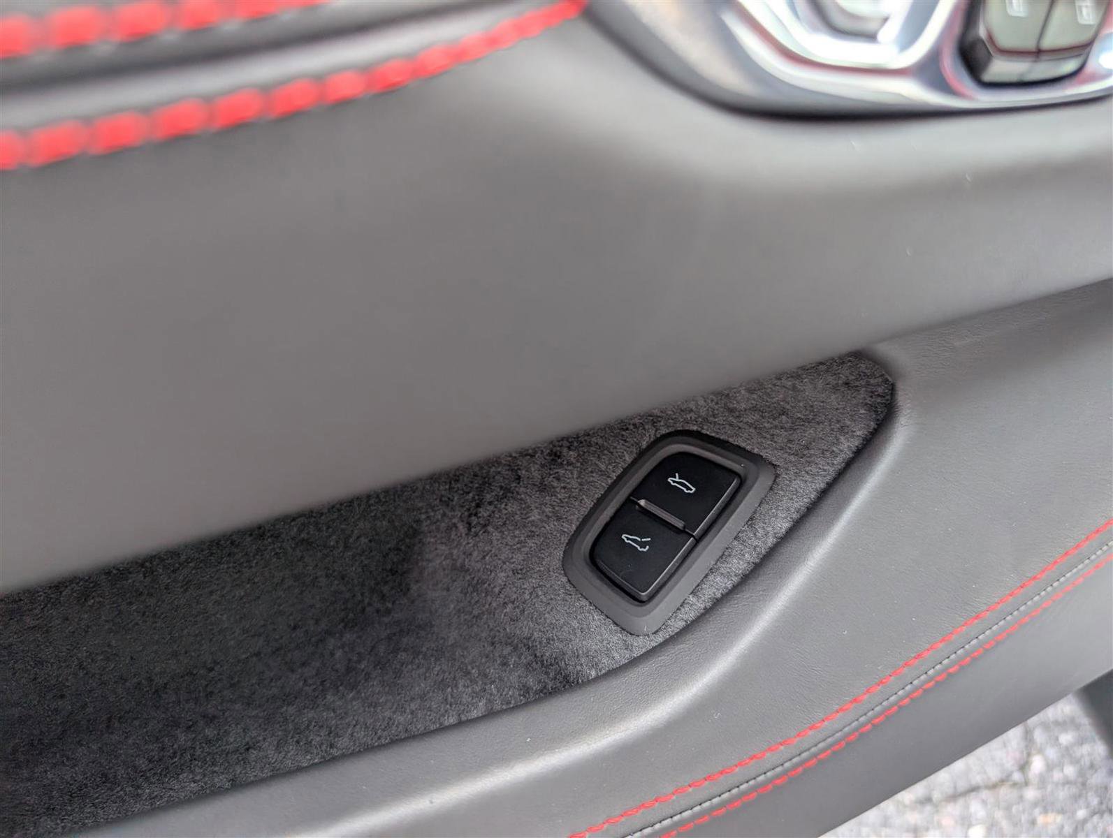 Used 2022 Chevrolet Corvette Stingray Premium Cpe w/ Z51 Performance Package image 18