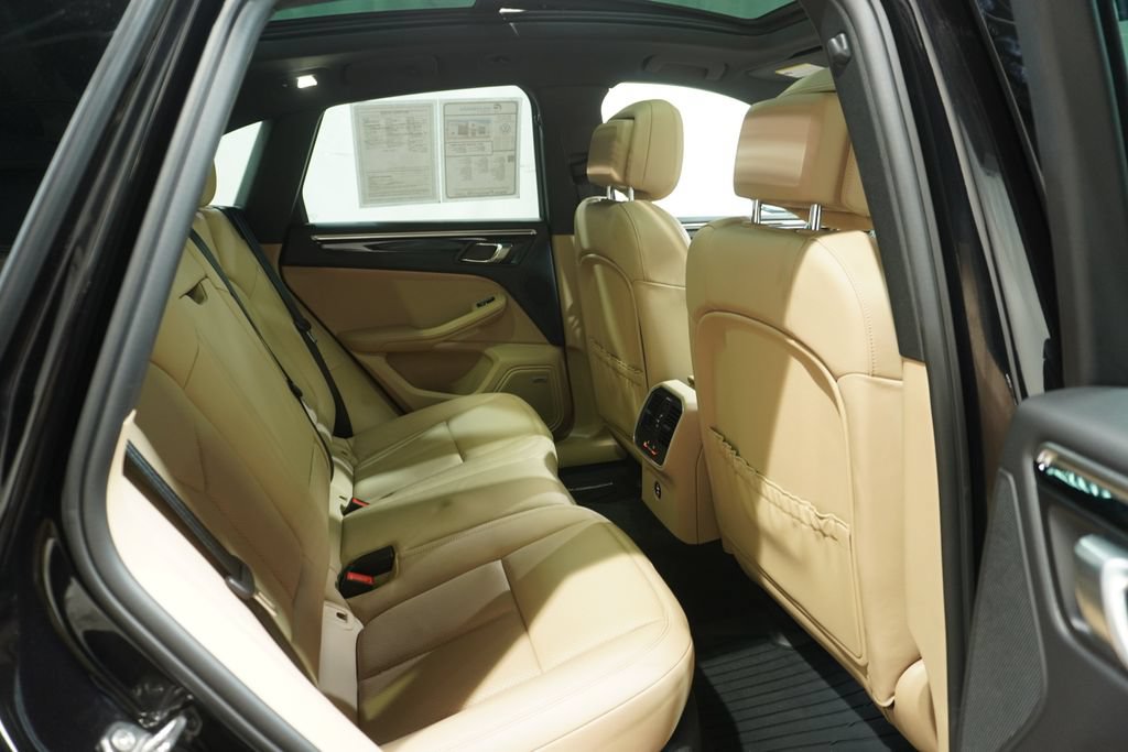 Used 2021 Porsche Macan AWD/4WD image 15