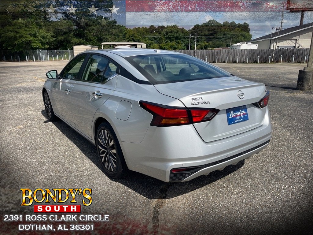 Used 2024 Nissan Altima 2.5 SV image 12