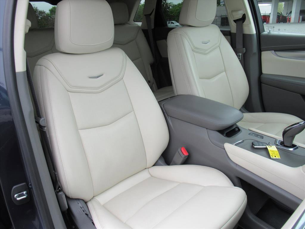 Used 2019 Cadillac XT5 Premium Luxury FWD image 9