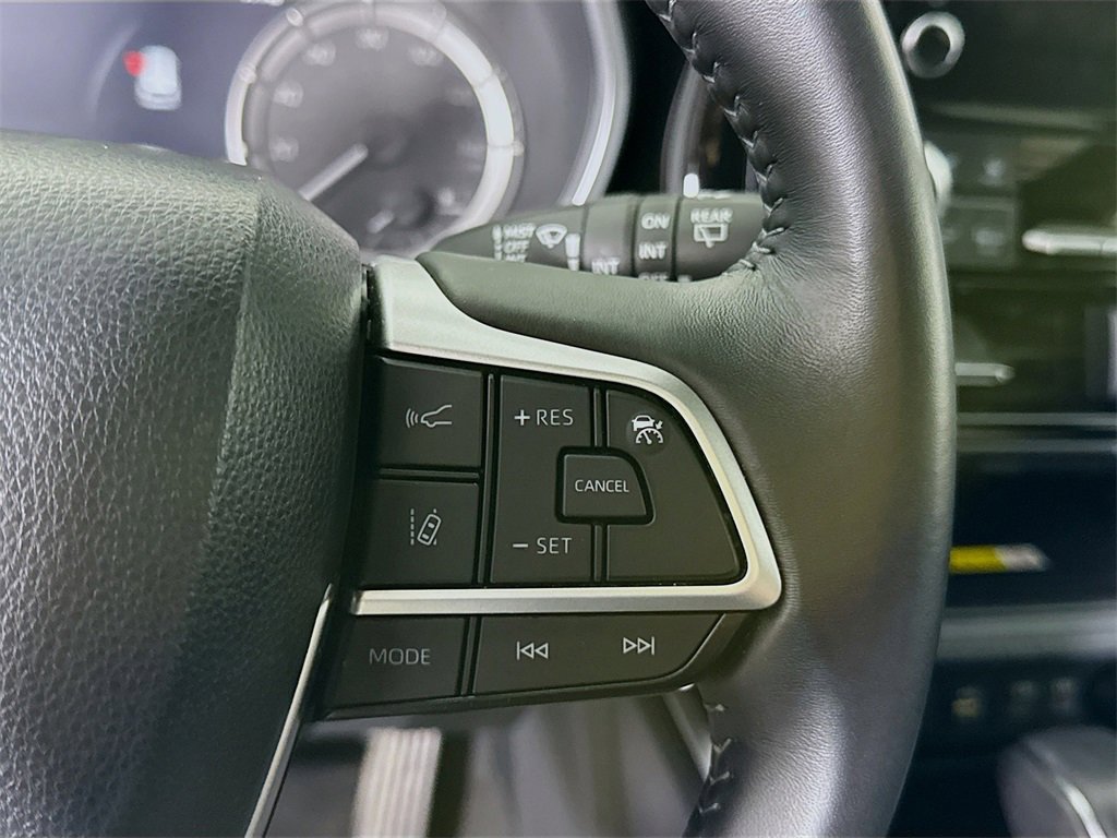 Certified 2023 Toyota Highlander XSE image 24