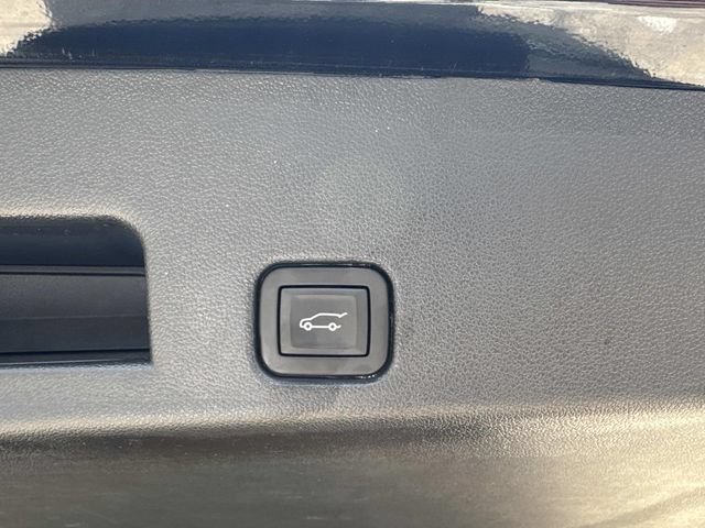 Used 2024 Chevrolet Traverse LT w/ LPO, Floor Liner Package FWD image 44