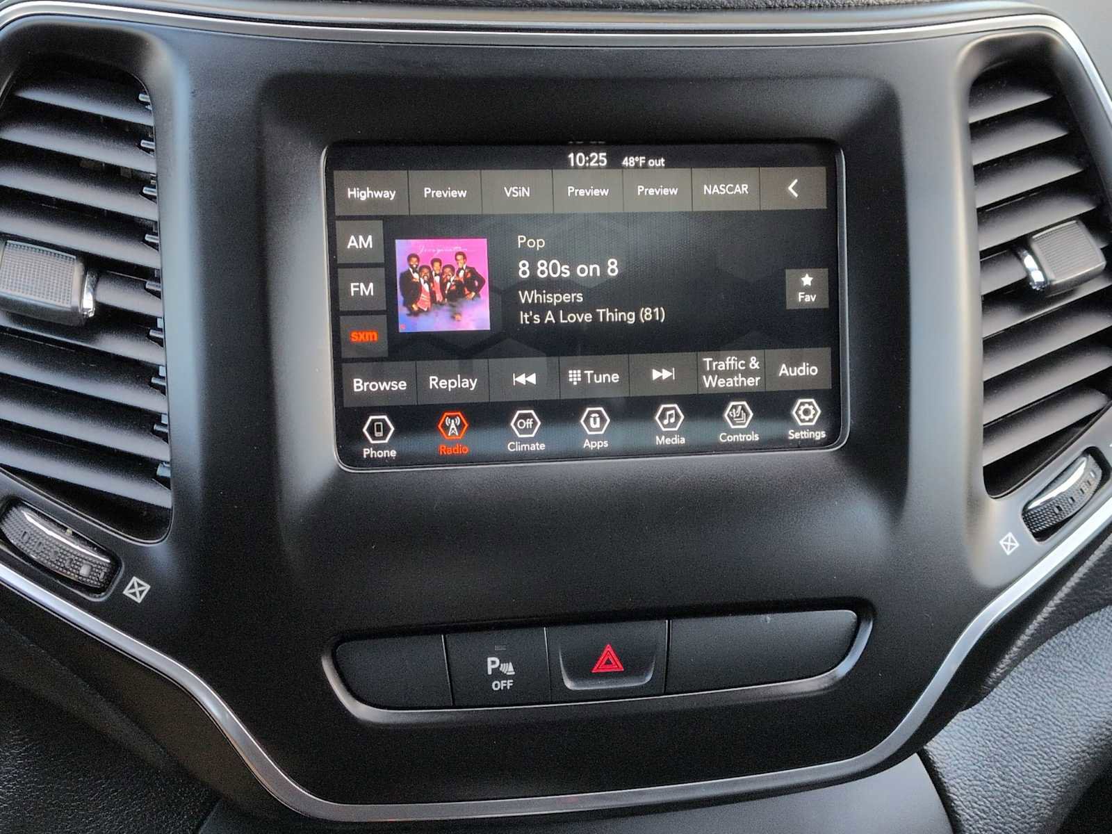 Used 2020 Jeep Cherokee Latitude Plus w/ Comfort/Convenience Group image 29