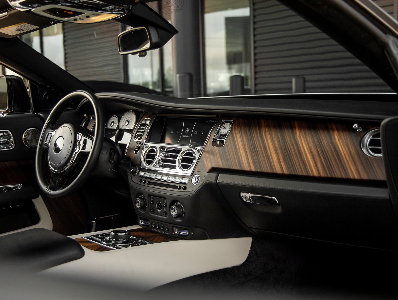 Used 2019 Rolls-Royce Wraith RWD image 44