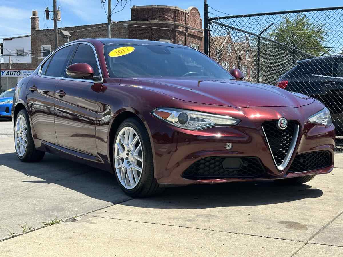 Used 2017 Alfa Romeo Giulia AWD image 3